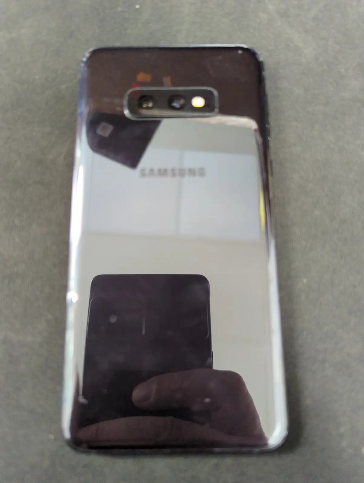 GALAXY S10E